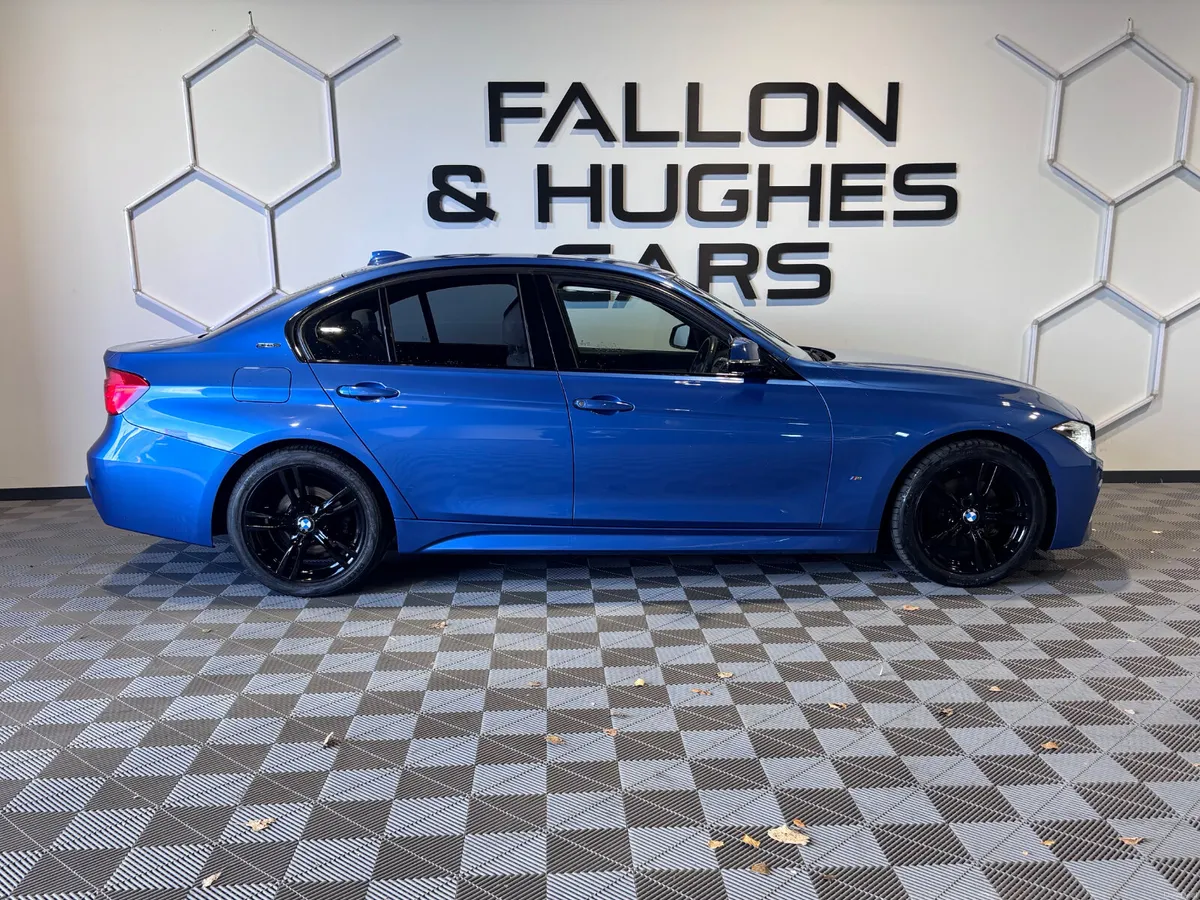 BMW 3-SERIES 330E AUTO HYBRID - Image 4
