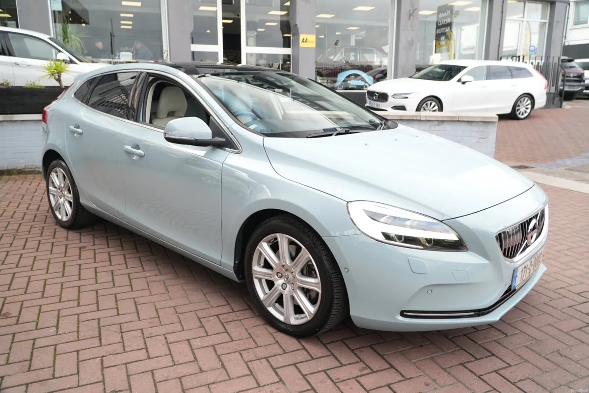 2017 VOLVO V40 D4 INSCRIPTION POLESTAR - Image 2