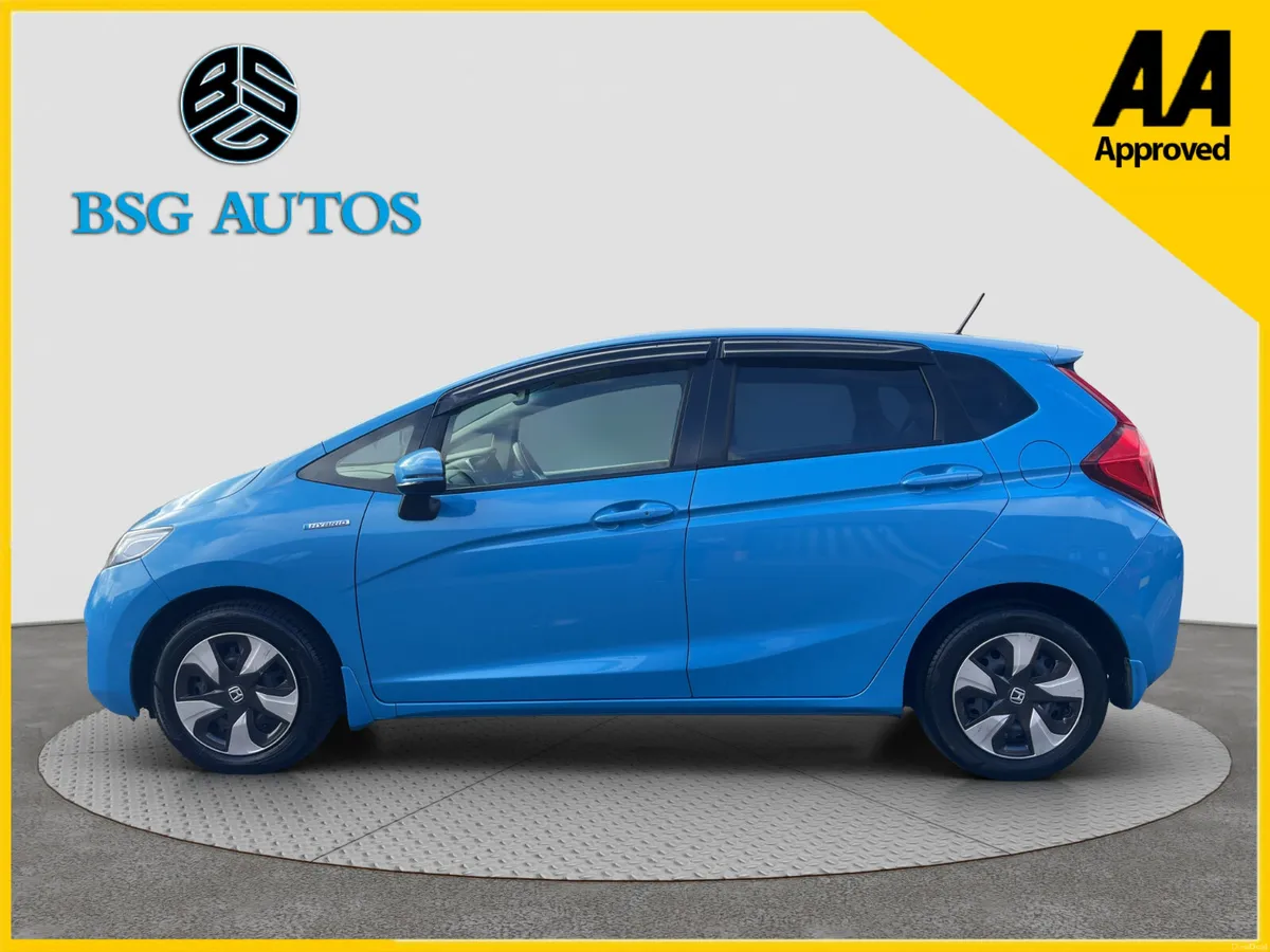 2015 HONDA FIT 1.5 HYBRID  AUTOMATIC *FINANCE* - Image 5