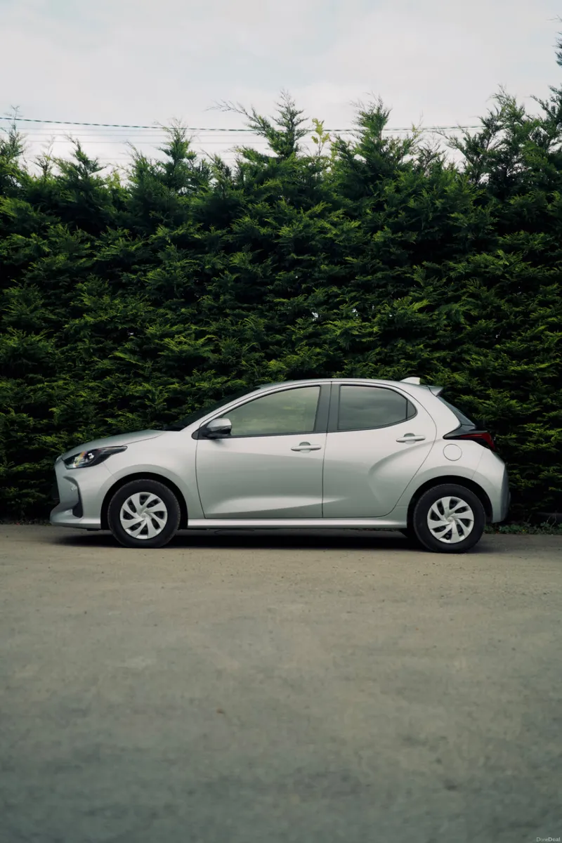 Toyota Yaris 1.5 Hybrid 2023 | Stylish & Efficient - Image 2