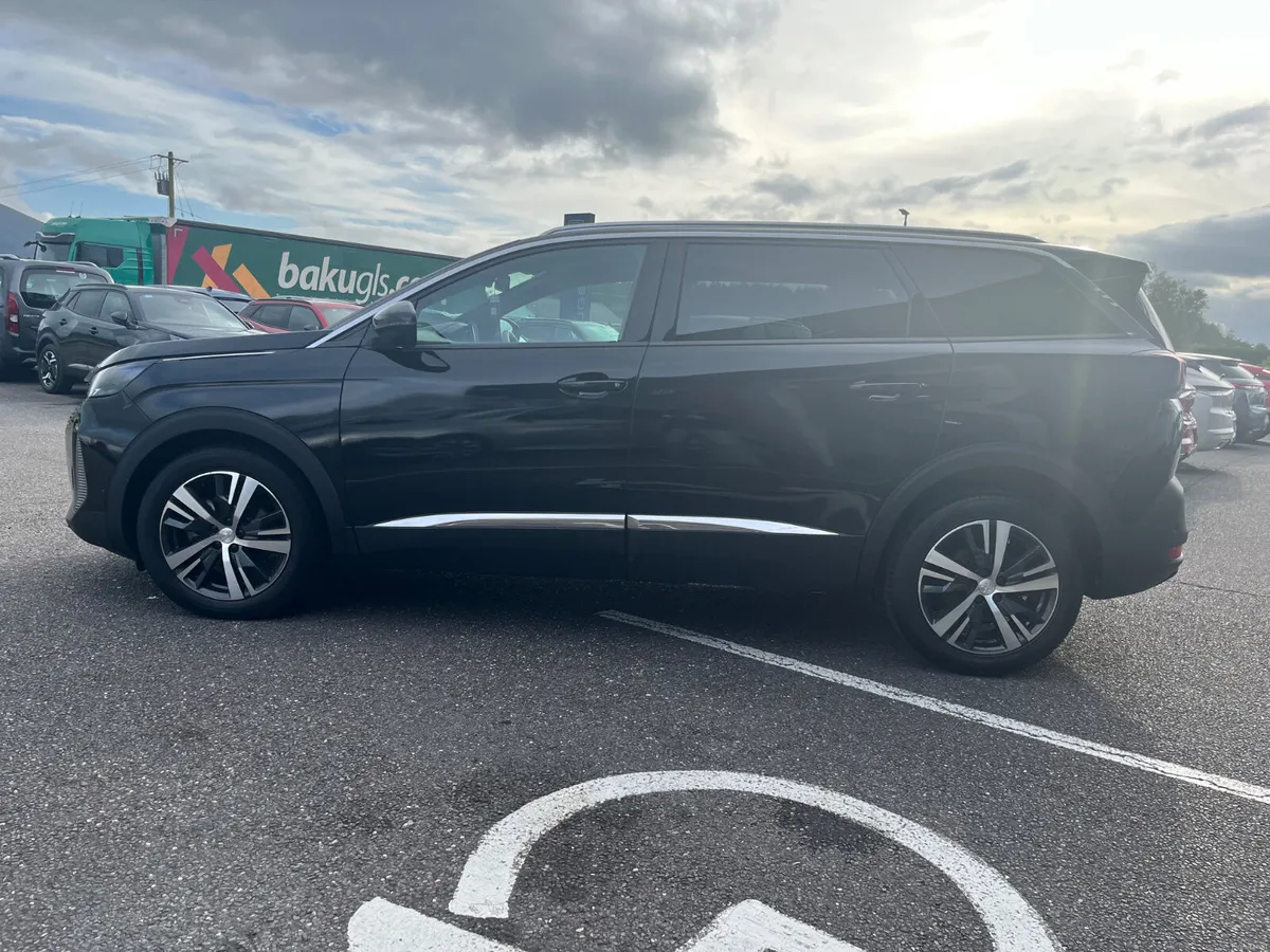 Peugeot 5008 2023 - Image 3
