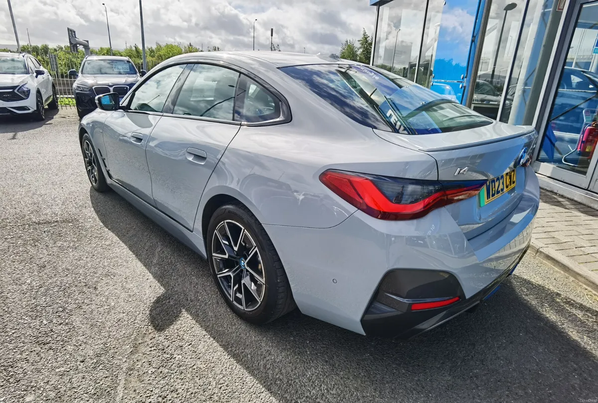 BMW i4 E DRIVE 40 M SPORT 2023 - Image 6