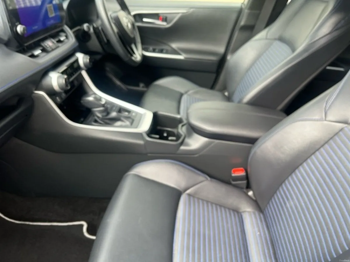 Toyota RAV4 HYBRID SPORT BI-TONE - Image 6