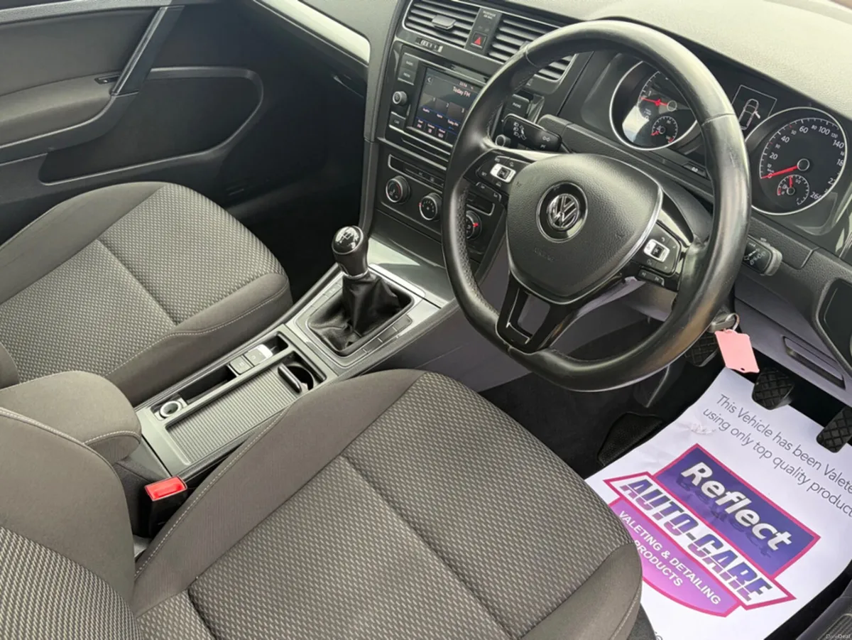 Volkswagen Golf TRENDLINE 1.6 TDI MANUAL 5SPEED 90 - Image 3
