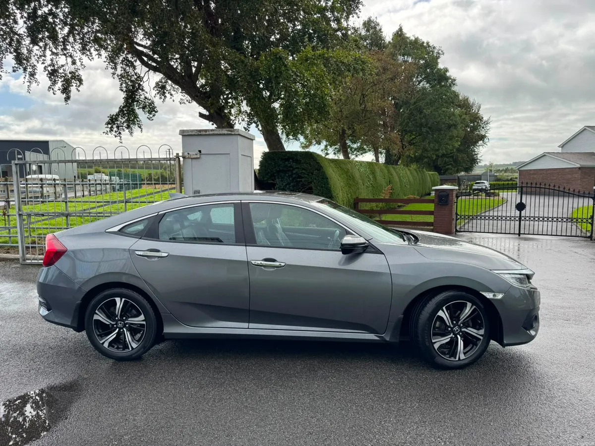 Honda Civic Premium 2020 - Image 3