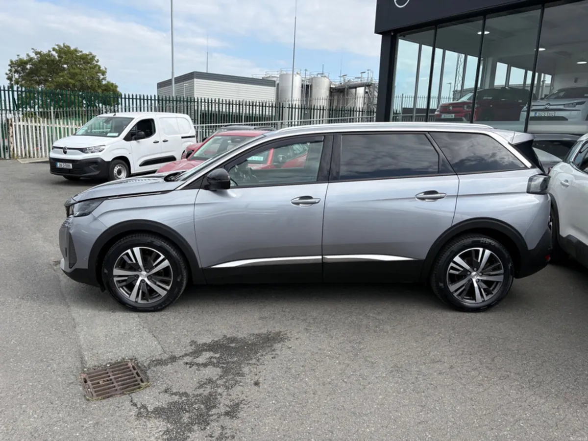 Peugeot 5008 ALLURE 1.5 BLUE HDI 130 BHP // HIGH S - Image 5