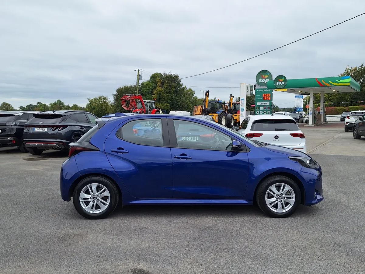 Toyota Yaris 1.5 Hybrid Automatic *High Spec - Image 2