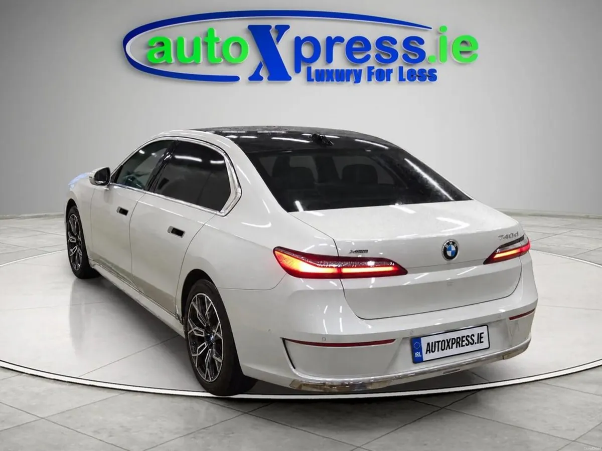 BMW 7-Series 740D XDRIVE, ULTRA Low Mileage, Sunro - Image 3