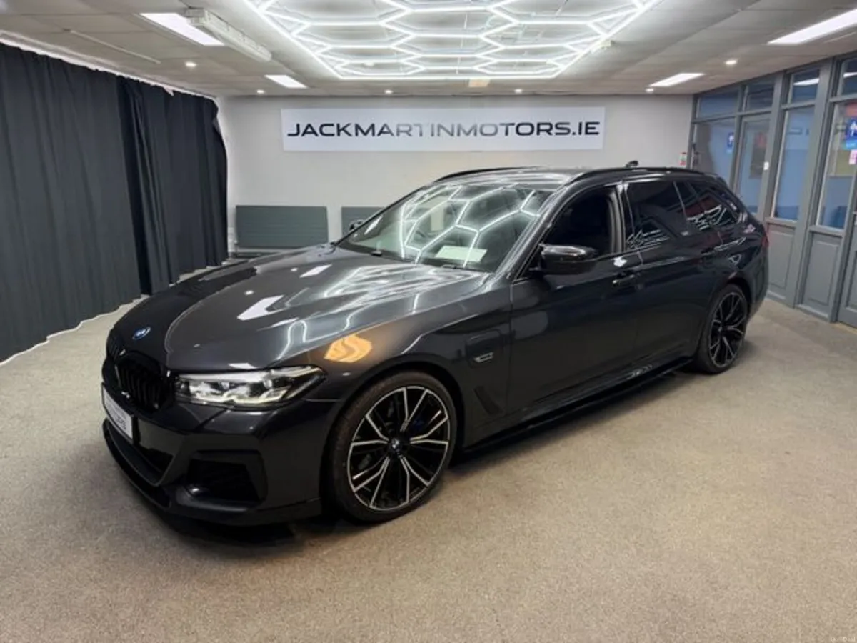 BMW 5-Series 530E M SPORT - Image 1