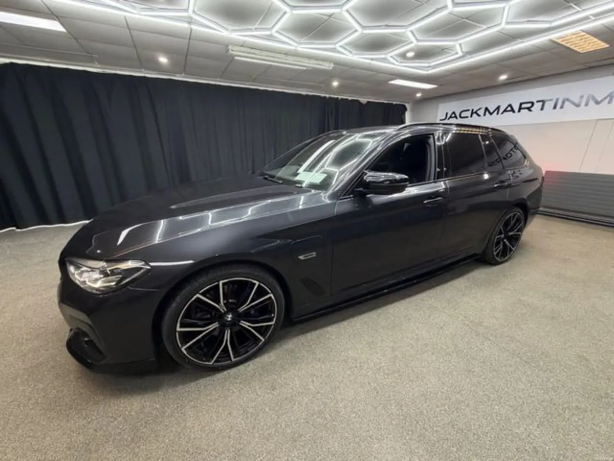 BMW 5-Series 530E M SPORT - Image 5