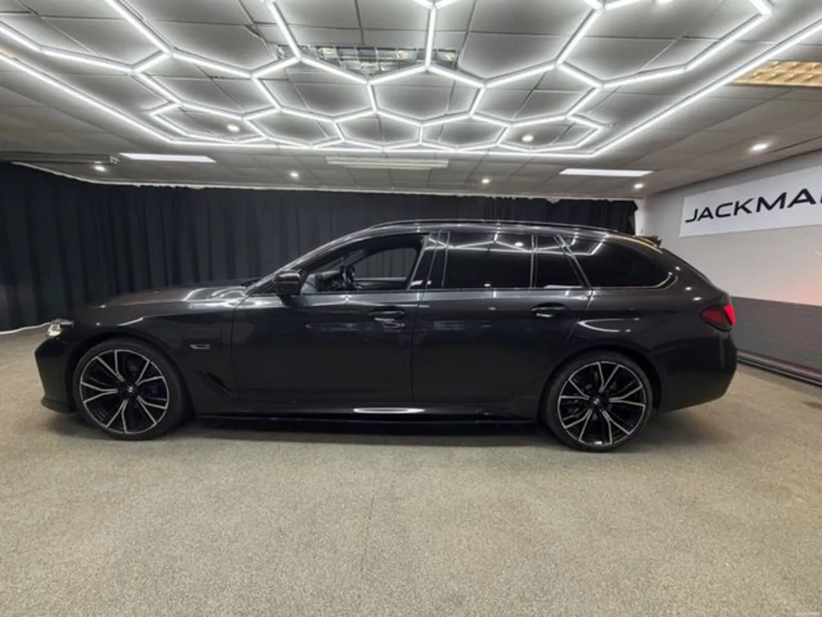BMW 5-Series 530E M SPORT - Image 6