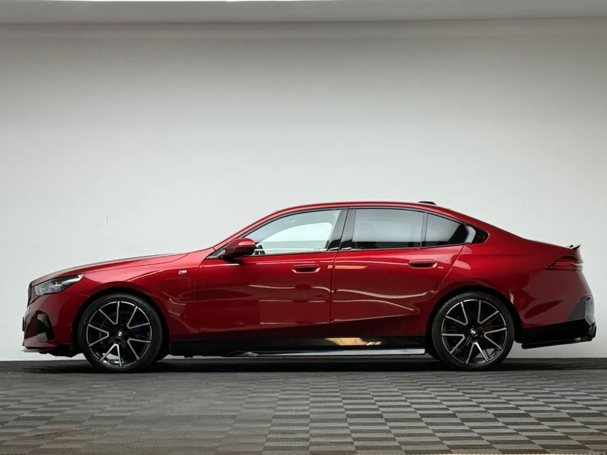 BMW 5-Series E G60 M Sport 4DR Auto - Image 4
