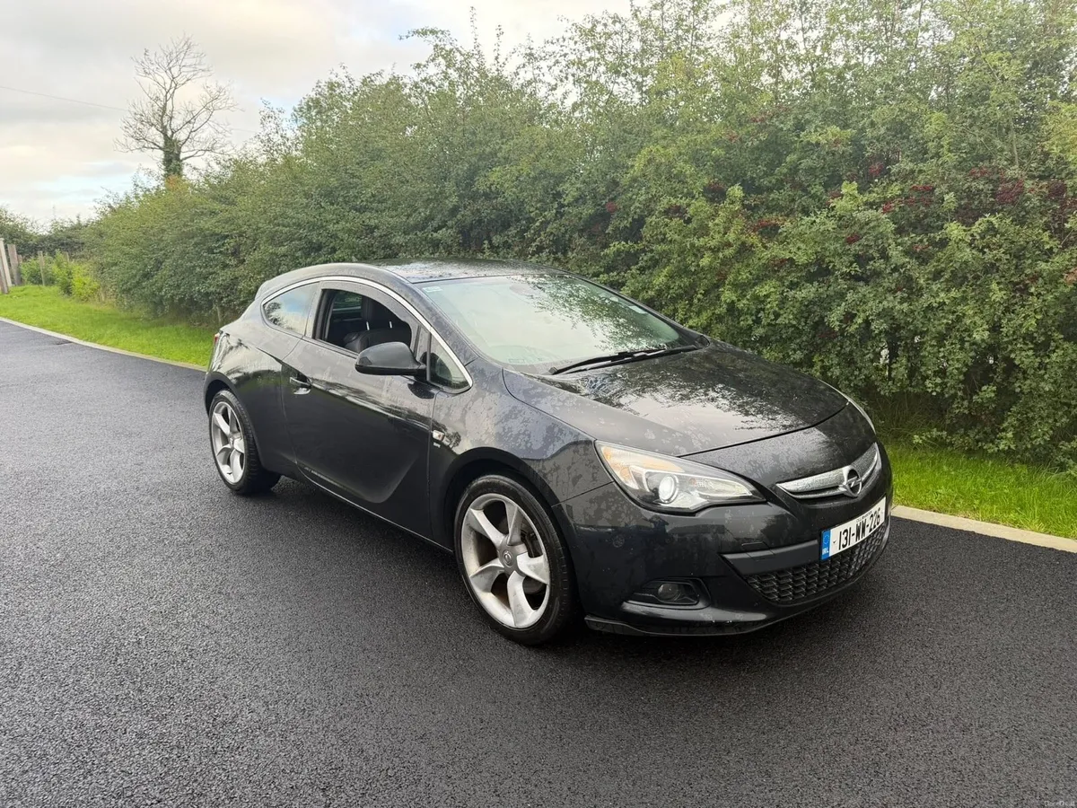 Opel Astra GTC SRI - Image 1