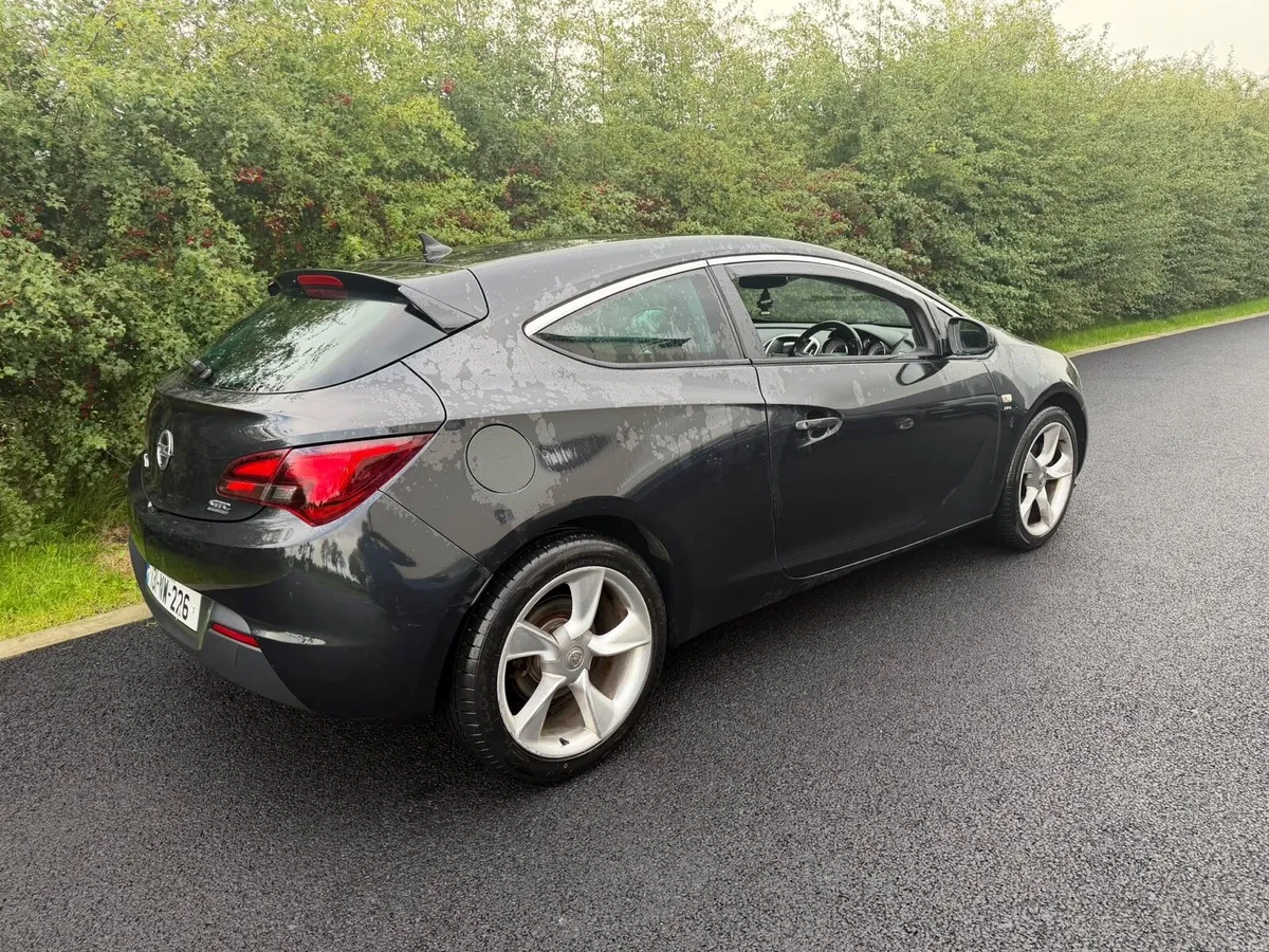 Opel Astra GTC SRI - Image 3