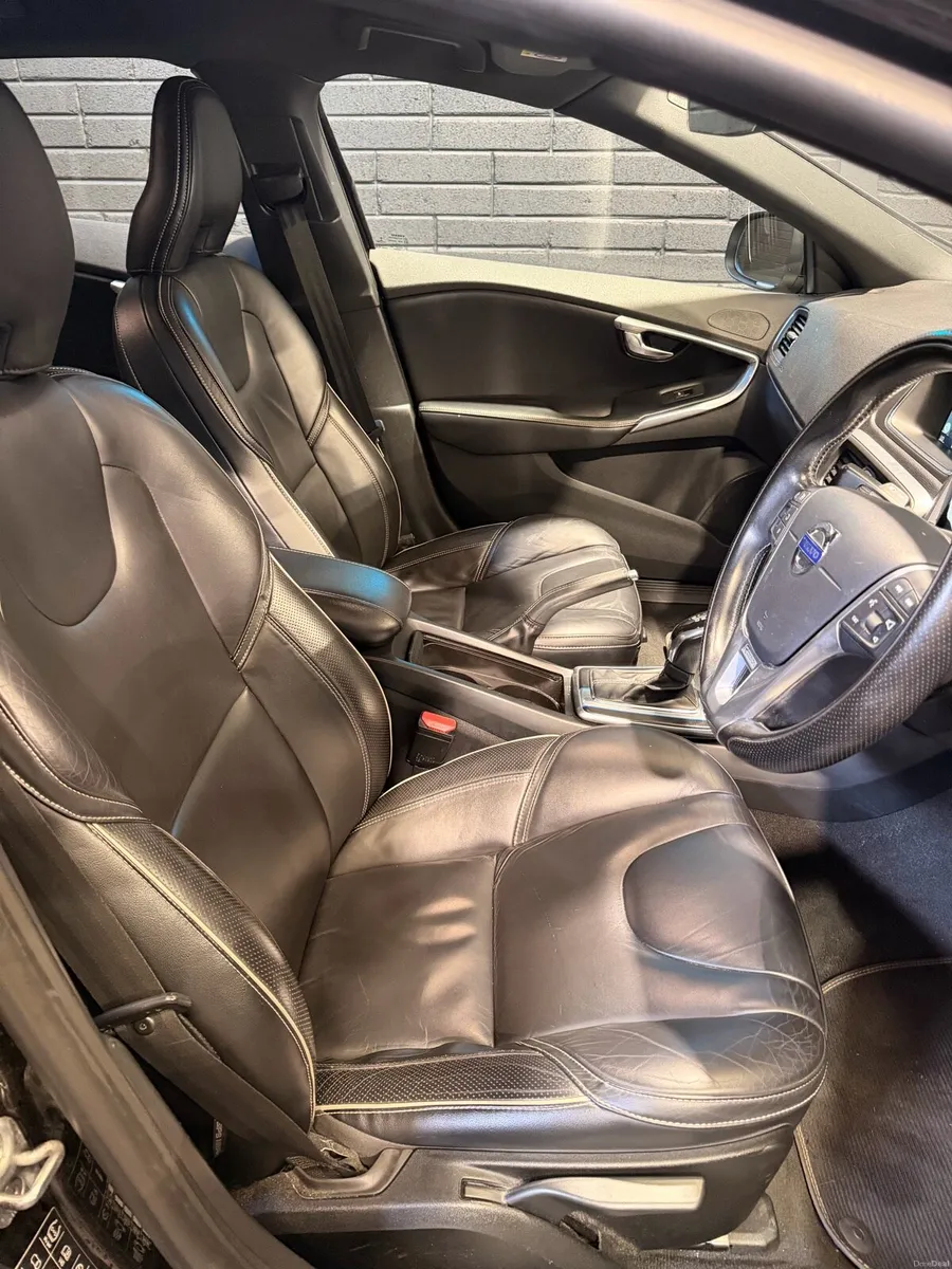 Volvo v40 Rdesign auto - Image 6