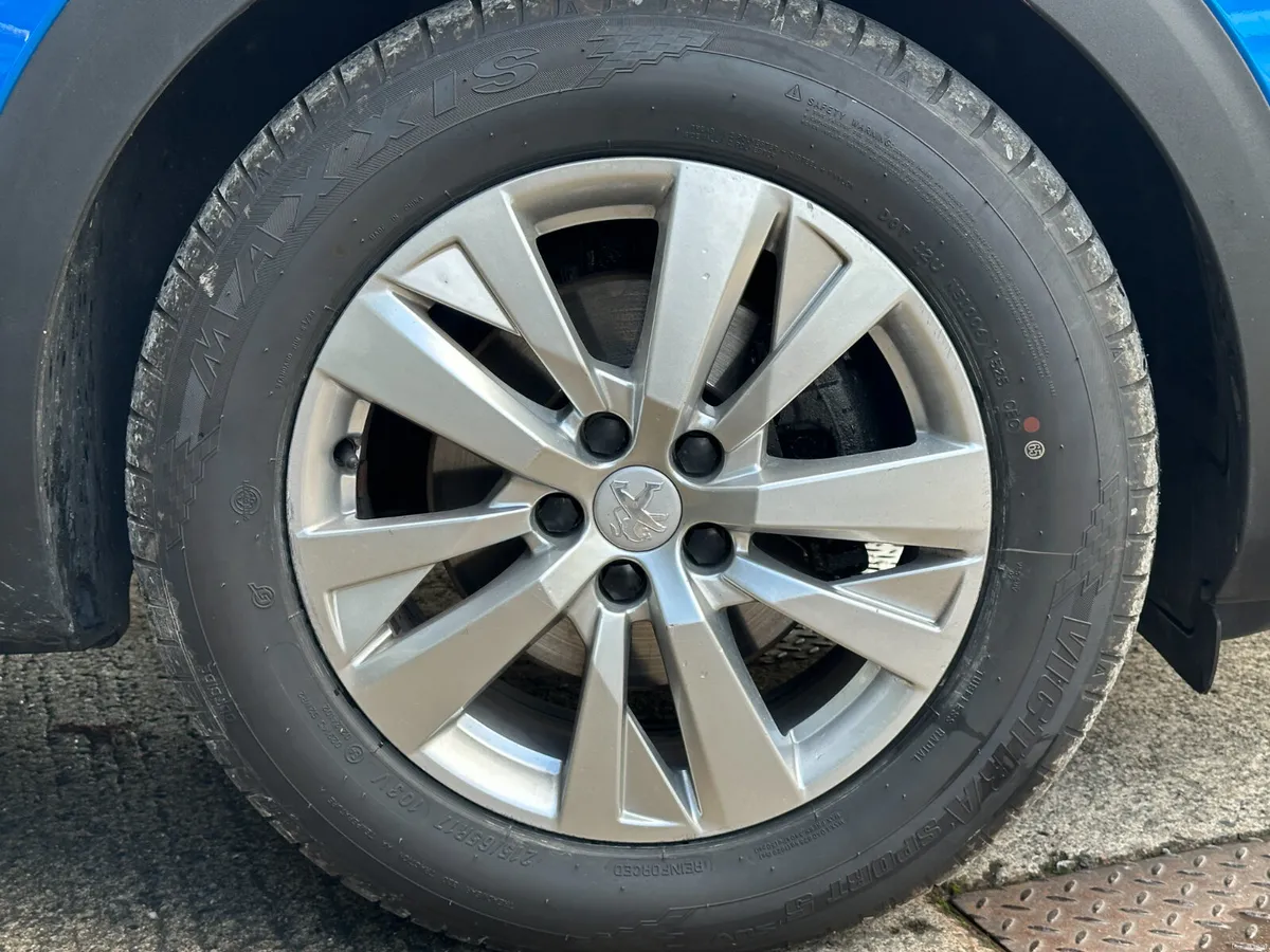 Peugeot 3008 1.2 PureTech 130bhp Active - Image 4