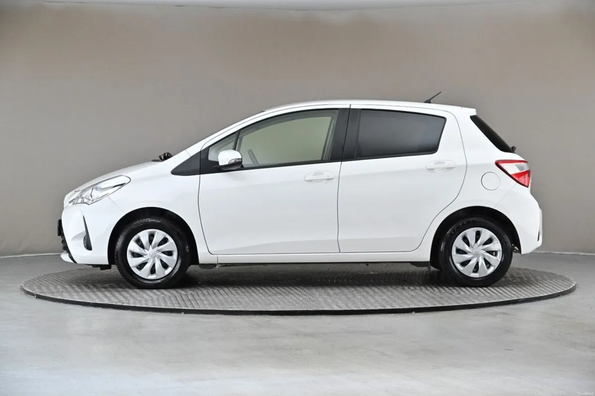 Toyota Vitz 1.0 VVT-I PETROL AUTO - Image 5