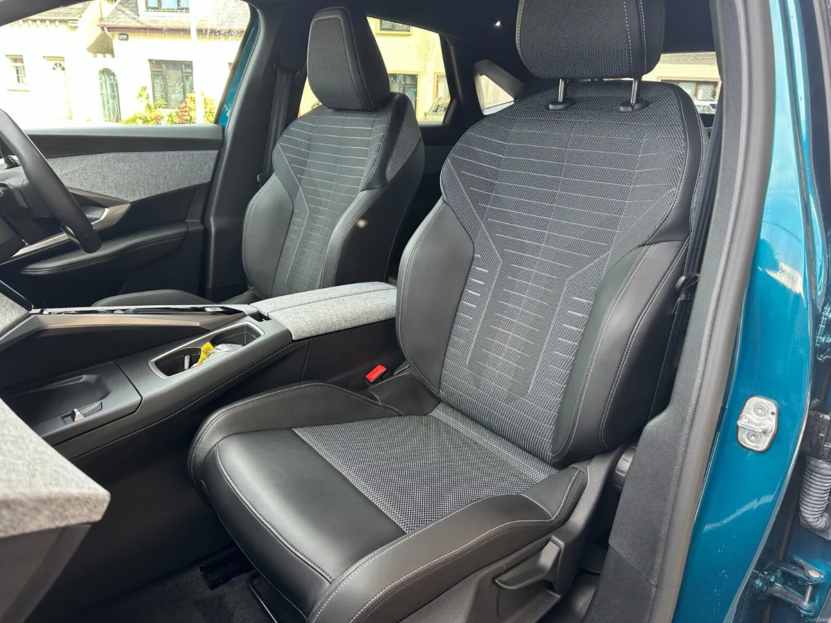 Peugeot 3008 1.2 Hybrid 145hp eDCS6 Allure - Image 6