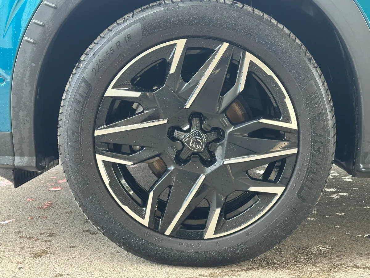 Peugeot 3008 1.2 Hybrid 145hp eDCS6 Allure - Image 4