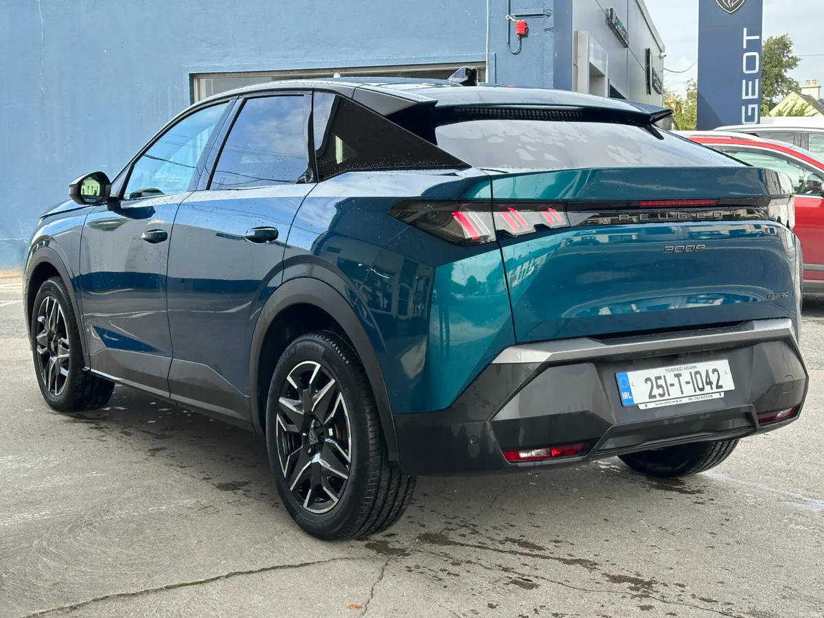 Peugeot 3008 1.2 Hybrid 145hp eDCS6 Allure - Image 3