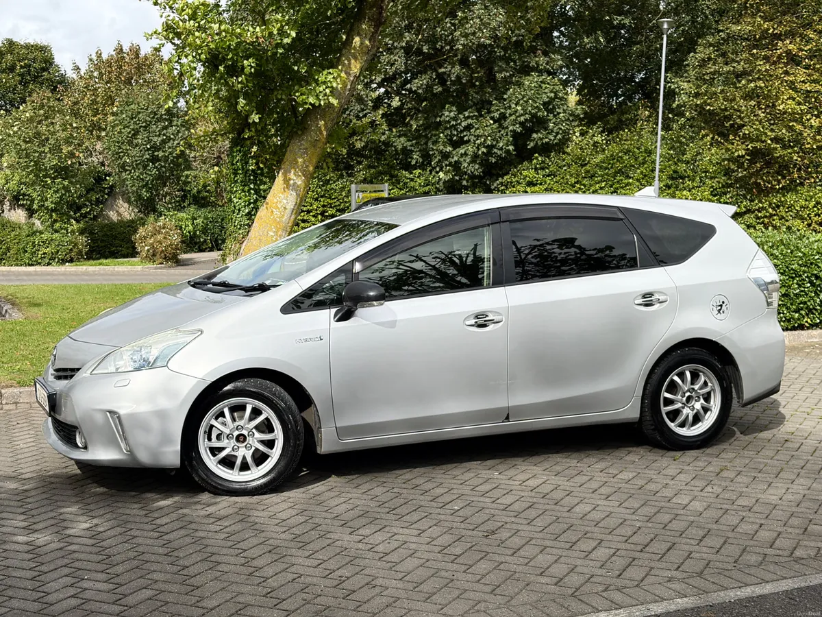 Toyota Prius 2012 1.8 Hybrid new nct 7/27 tax 7/27 - Image 3
