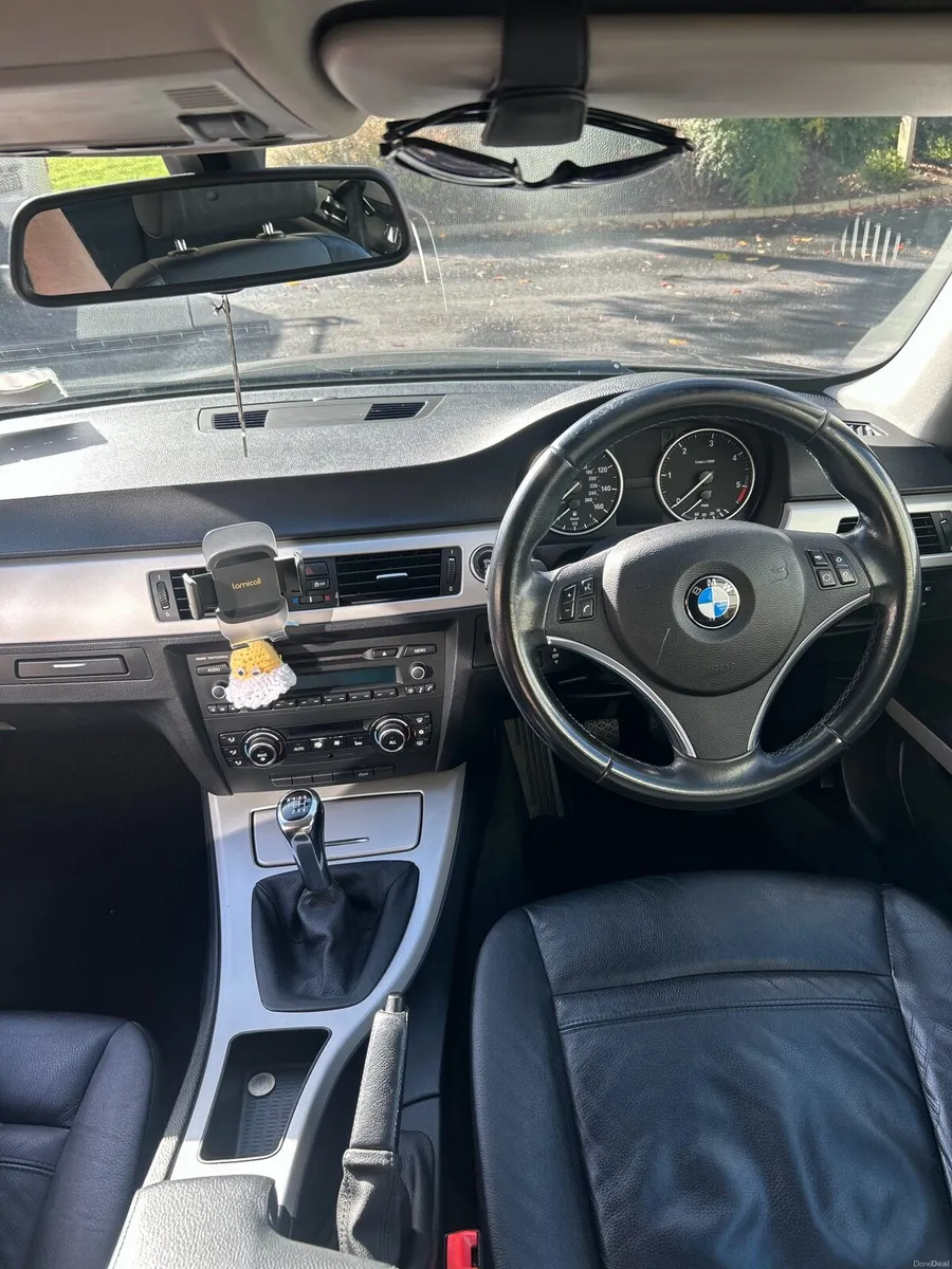 Bmw 320 - Image 2