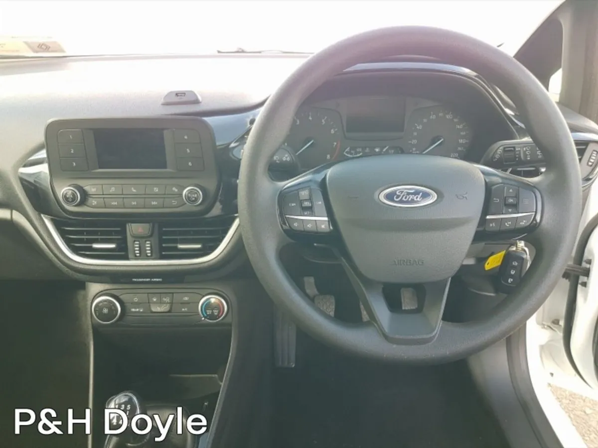 Ford Fiesta ZETEC - Image 2