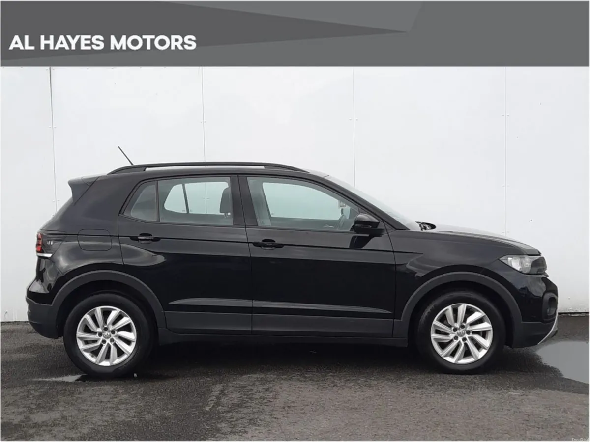 Volkswagen T-Cross **INCREDIBLY LOW KM**LIFE 1.0 T - Image 6