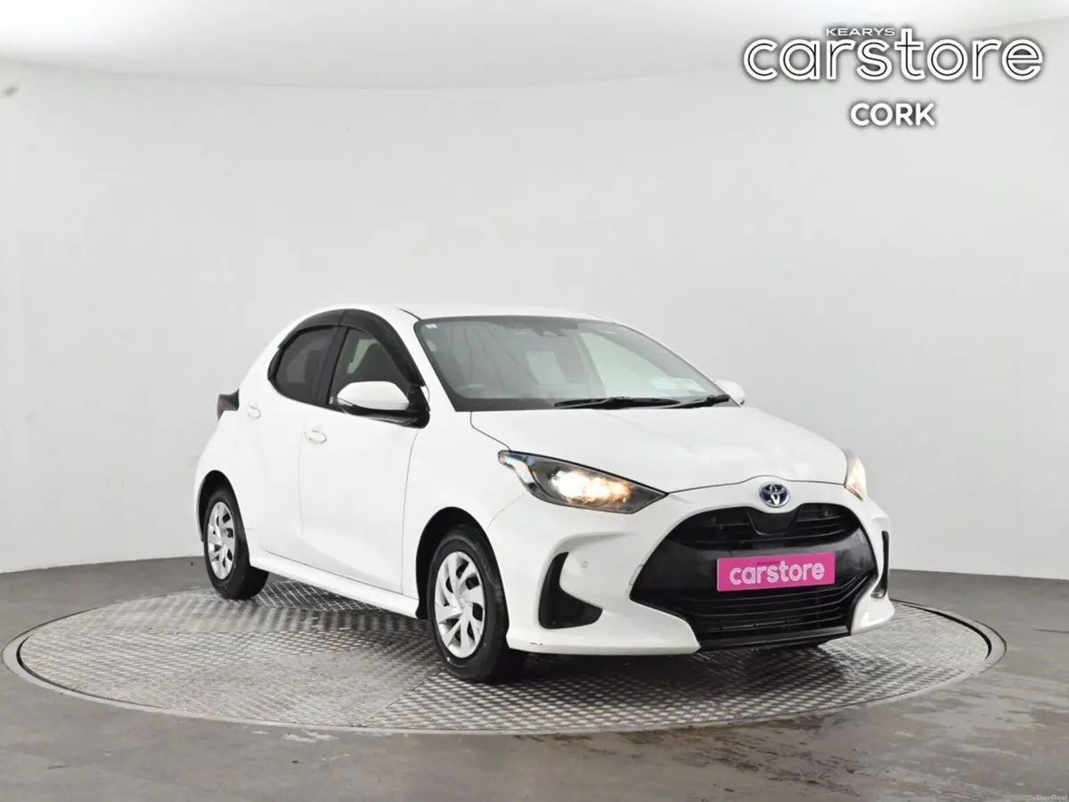 Toyota Yaris 1.5 - Image 1