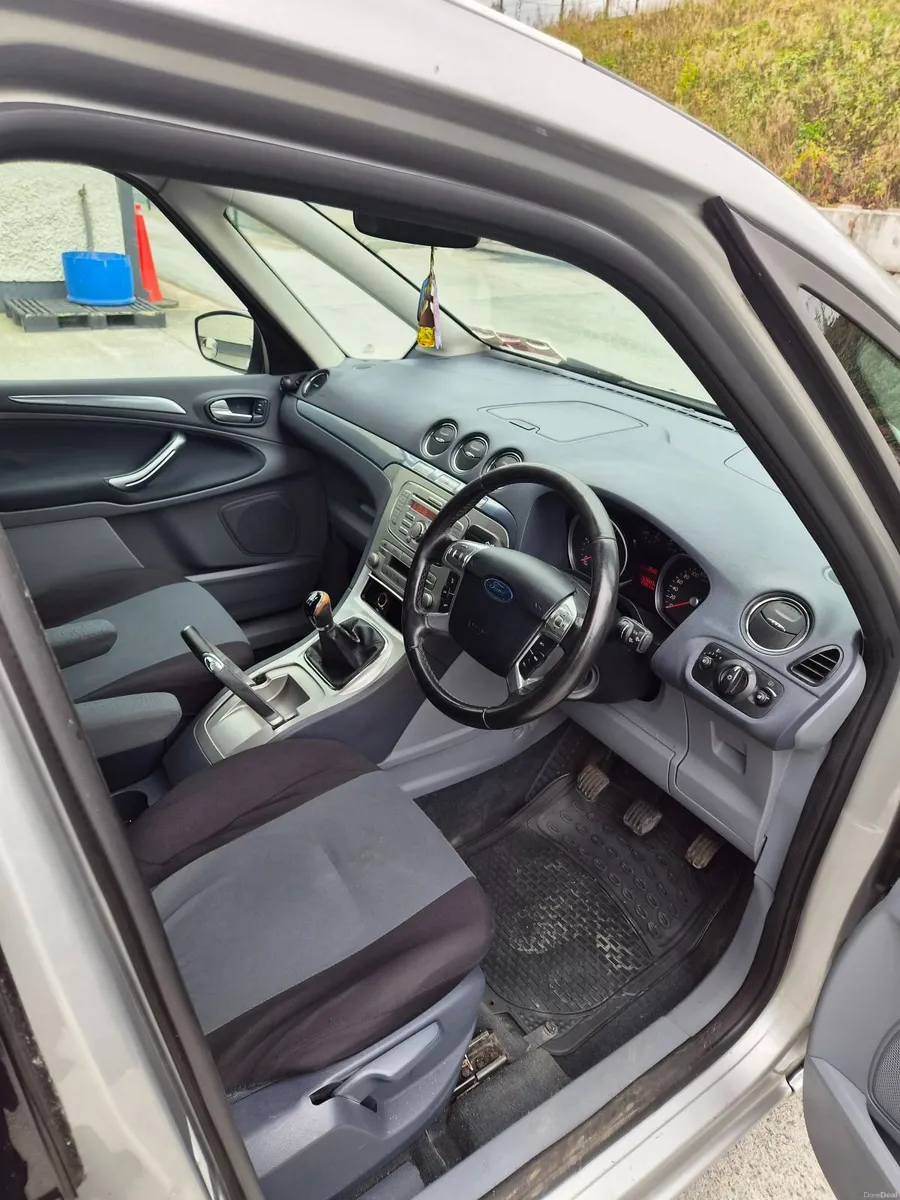 Ford Galaxy 2008 - Image 1