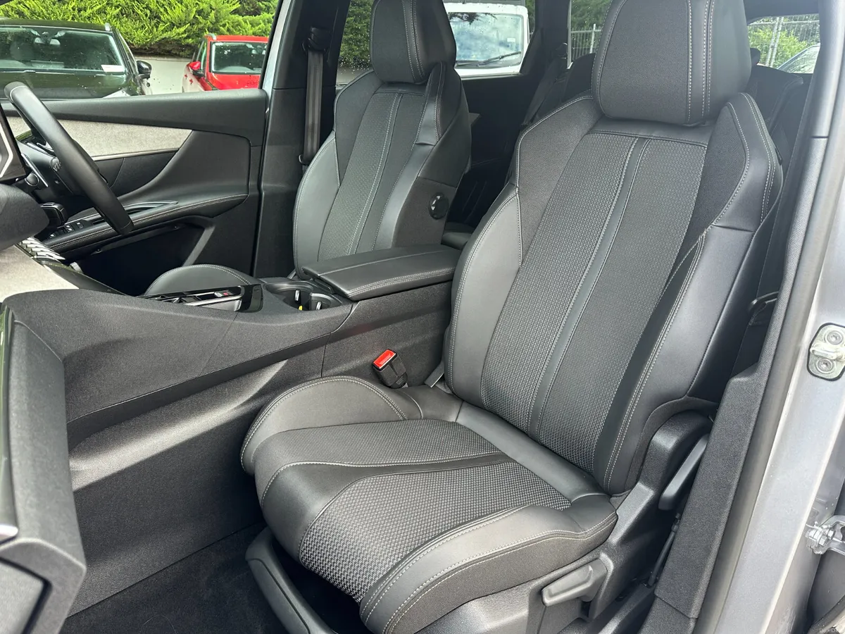 Peugeot 5008 1.5 BlueHDi 130bhp Allure Auto - Image 5