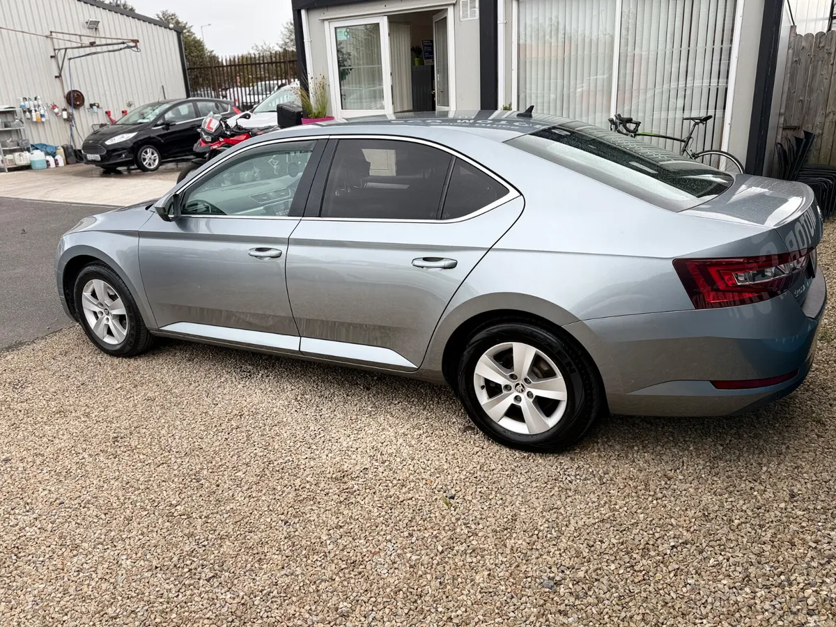 SKODA SUPERB 2018 - 1.6 TDI - AUTOMATIC - LOW KMS - Image 4