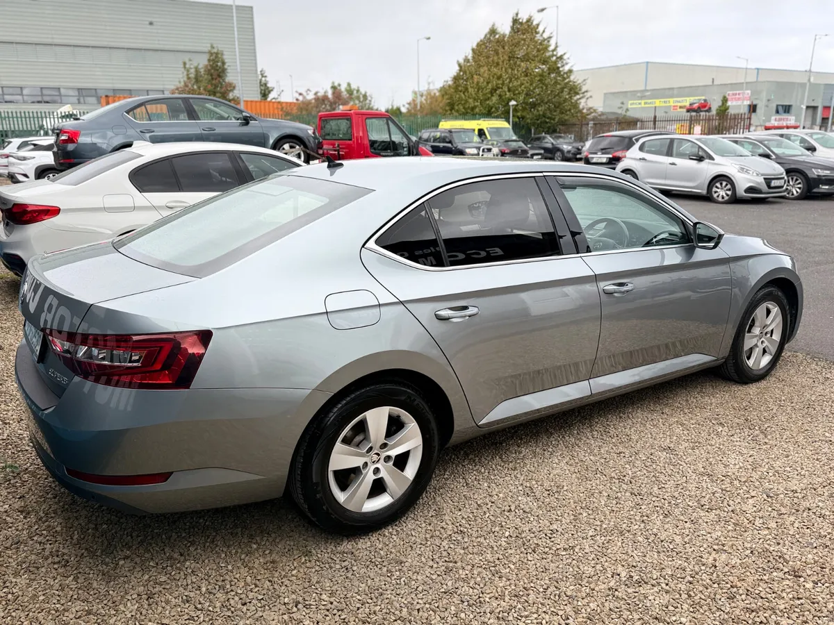 SKODA SUPERB 2018 - 1.6 TDI - AUTOMATIC - LOW KMS - Image 6