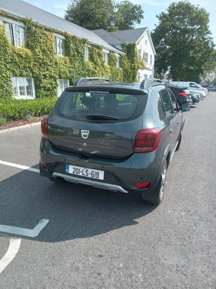 Car - Image 3