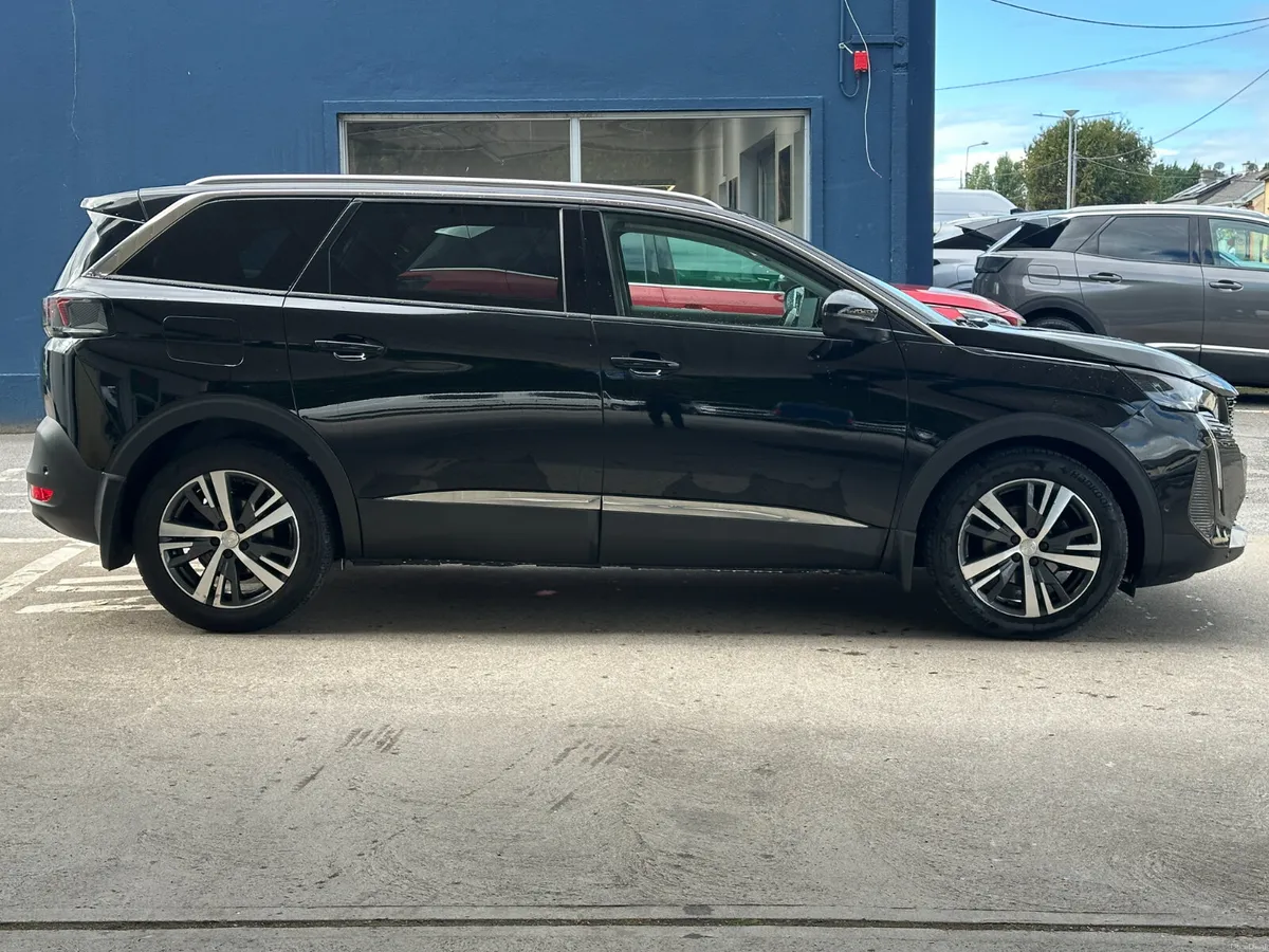 Peugeot 5008 1.5 BlueHDi 130bhp Allure - Image 2