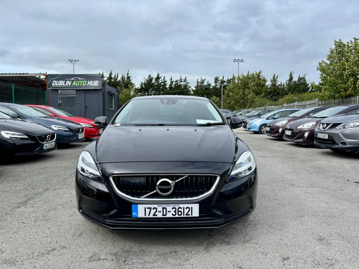 VOLVO V40 2017 2.0, DIESEL D4 - Image 2