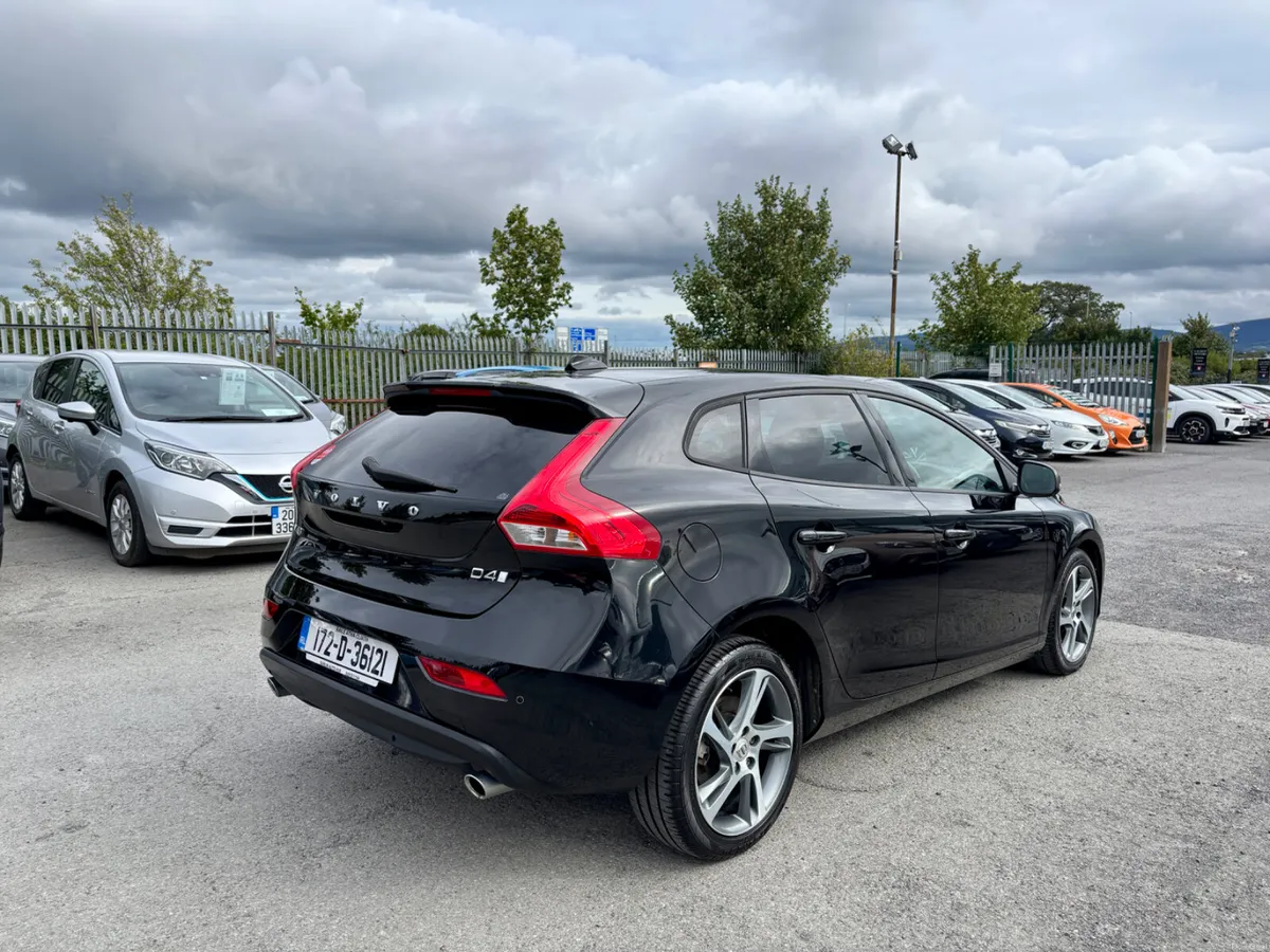 VOLVO V40 2017 2.0, DIESEL D4 - Image 6