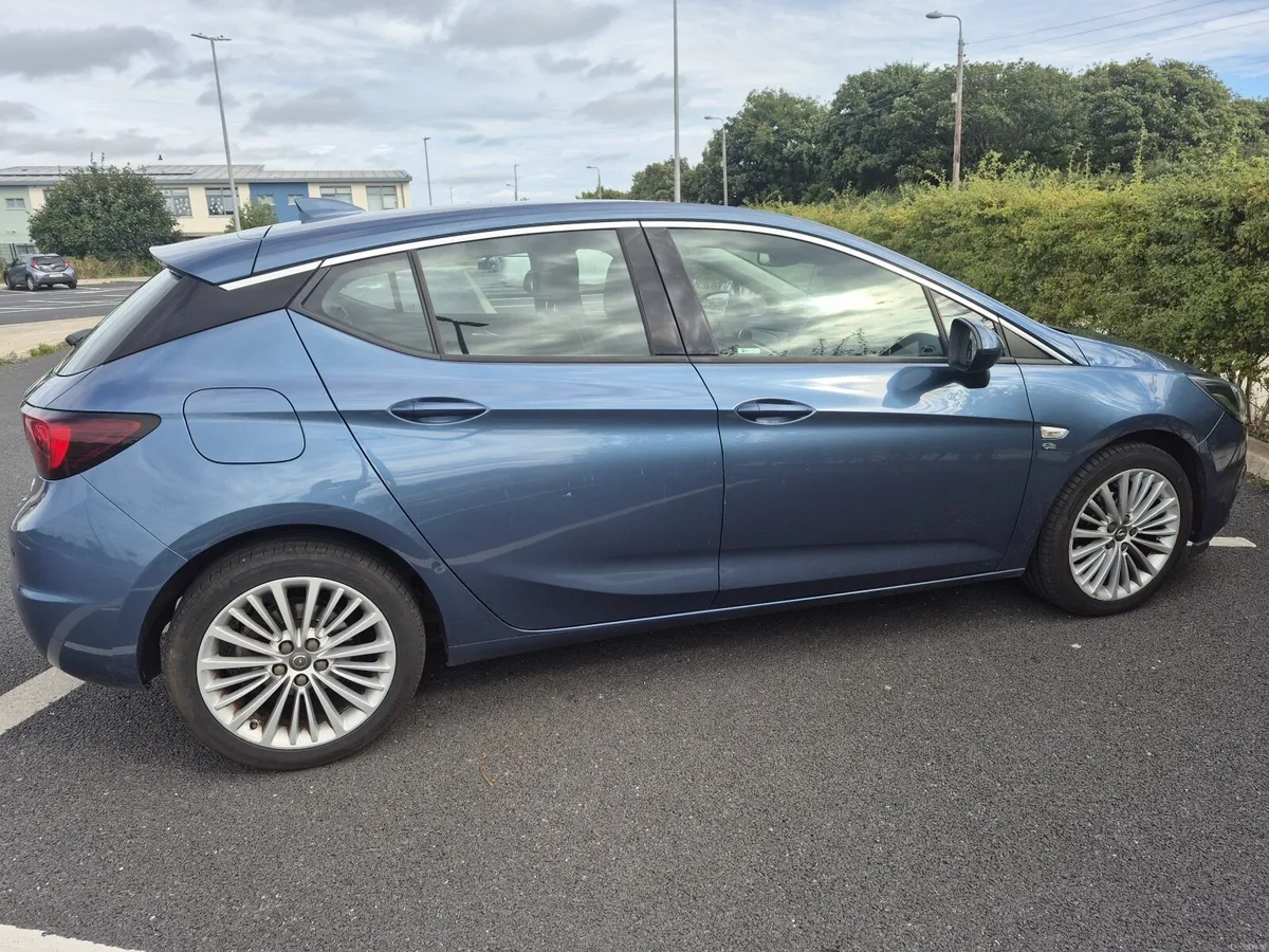 Opel Astra 2017 - Image 2