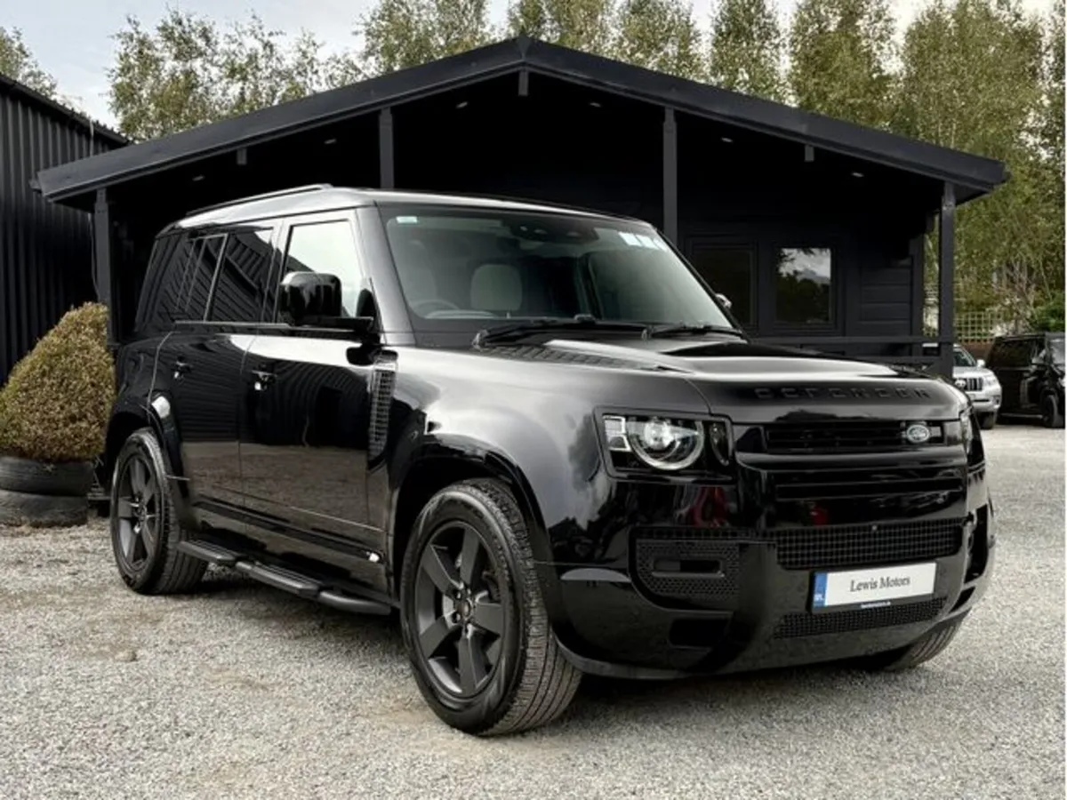 Land Rover Defender 110 X-DYNAMIC SE P300E - Image 1