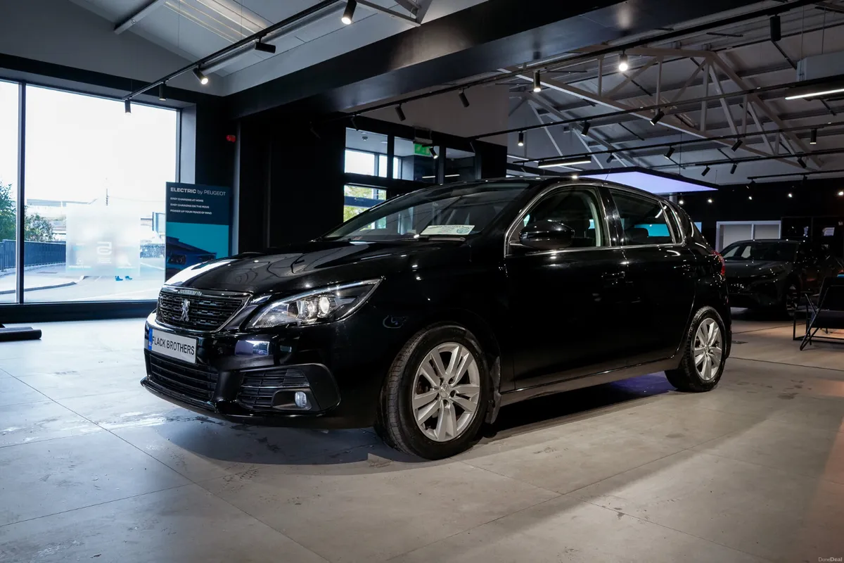 2020 Peugeot 308 Active 1.2 PureTech 110bhp Manual - Image 3