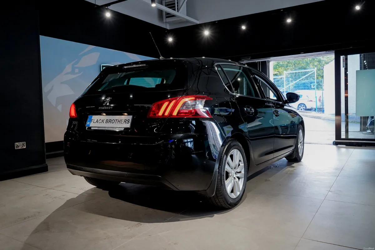 2020 Peugeot 308 Active 1.2 PureTech 110bhp Manual - Image 6