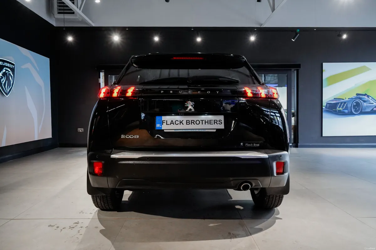 2021 Peugeot 2008 Allure 1.5 BlueHDi 110bhp Manual - Image 6