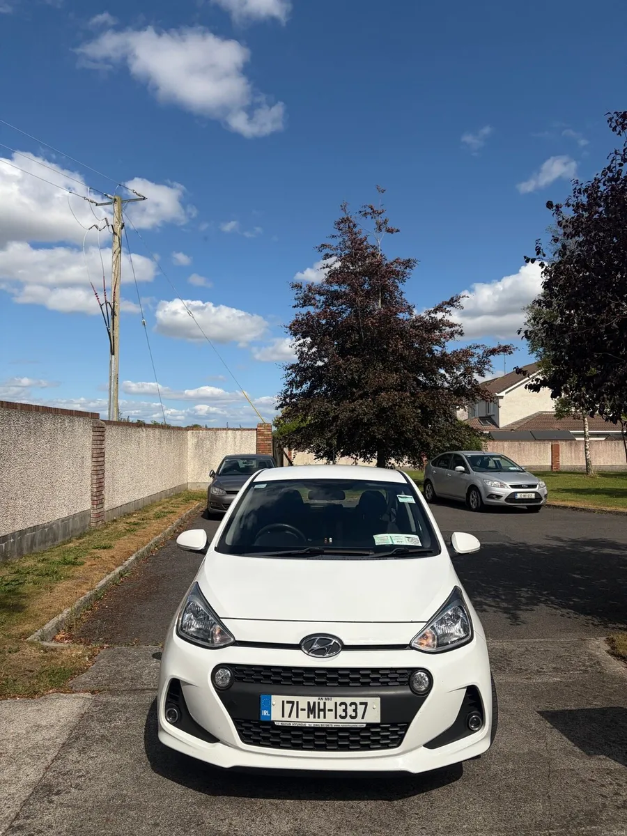 White Hyundai i10 - low owners - freshly serviced - Image 3