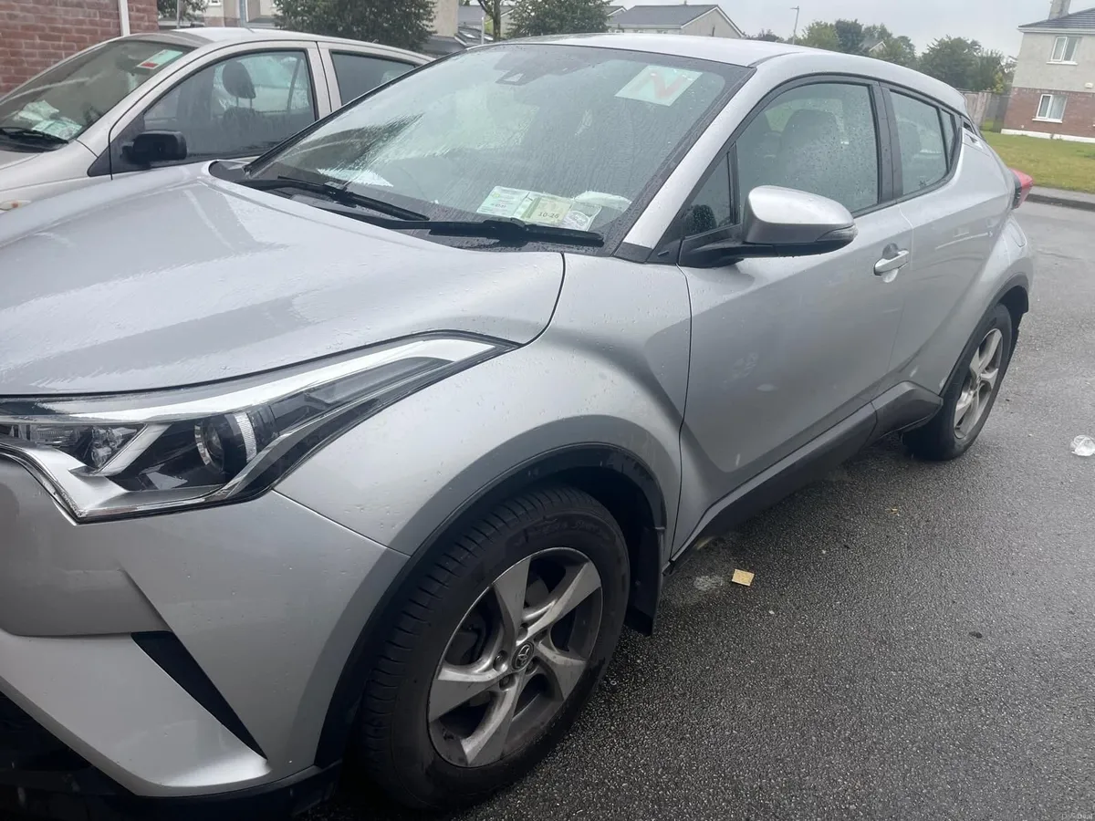 Toyota C-HR 2017 - Image 4