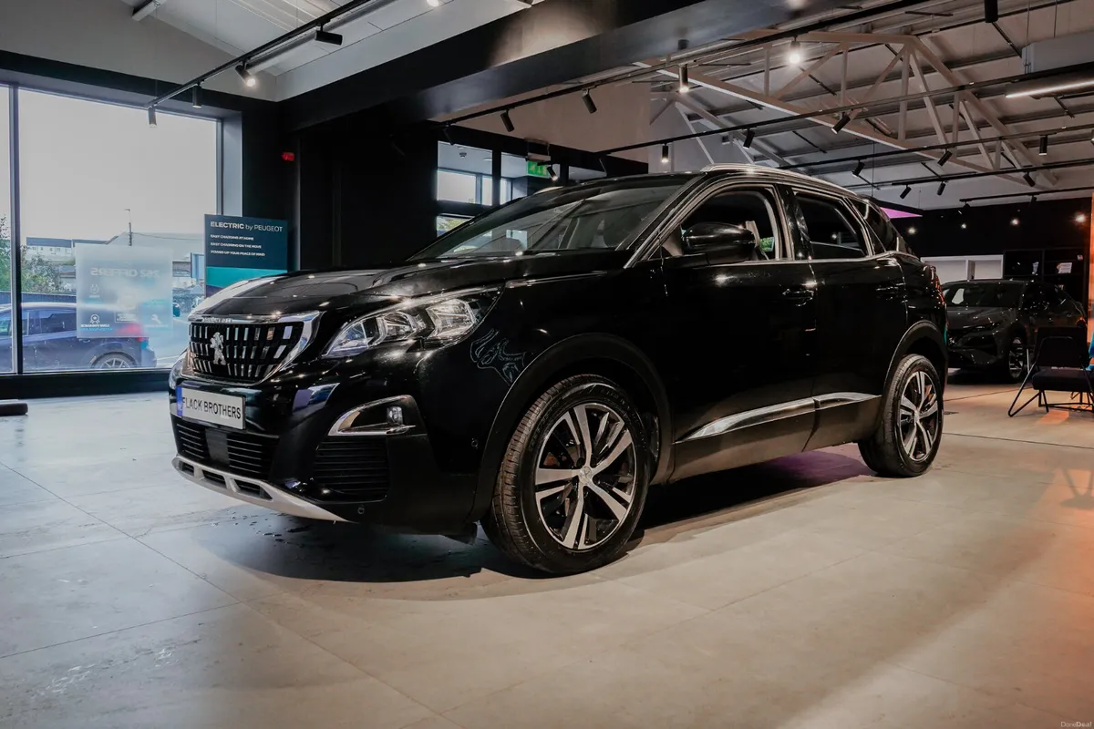 2018 Peugeot 3008 Allure 1.5 BlueHDi 130bhp Manual - Image 3