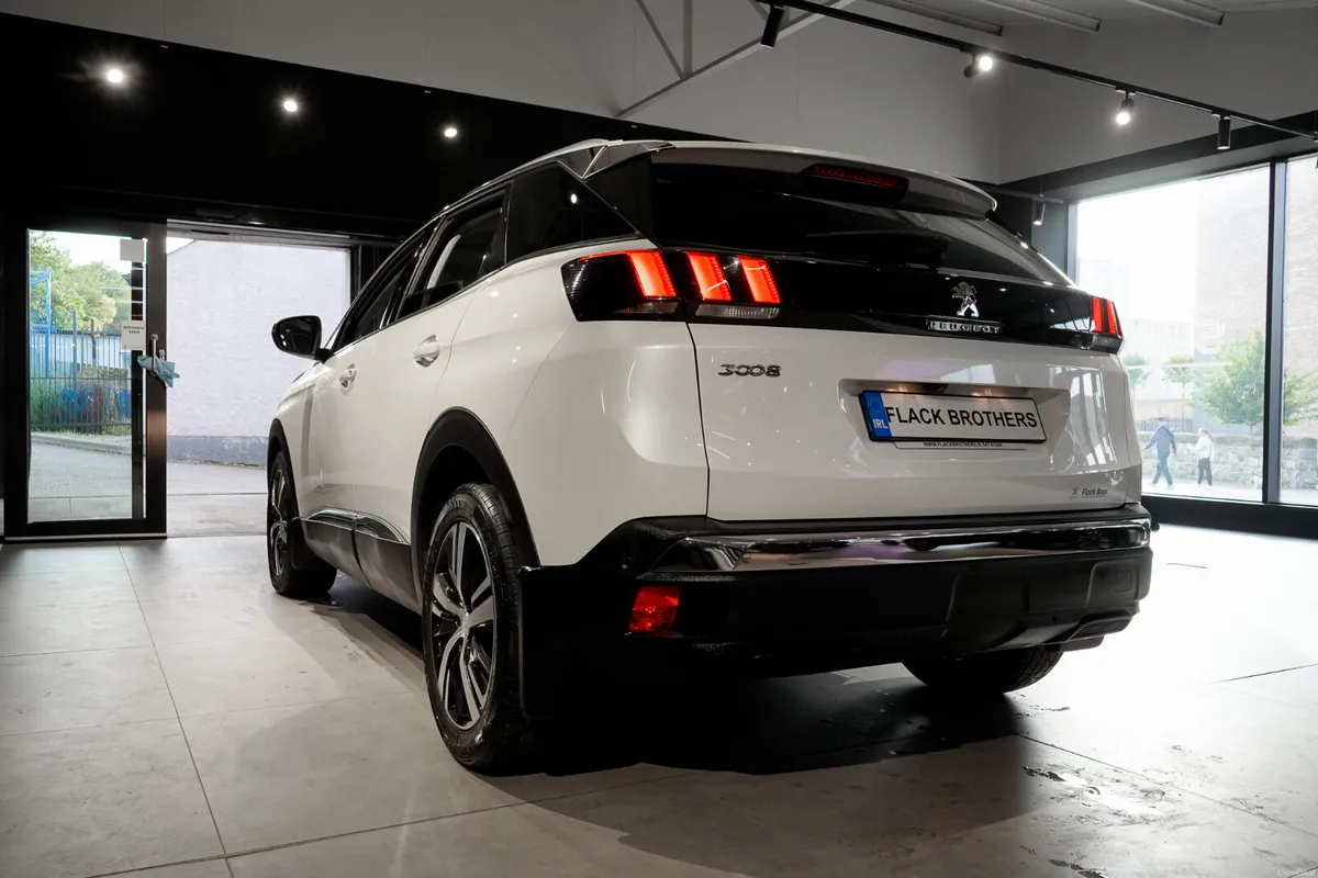 2019 Peugeot 3008 Allure 1.5 BlueHDi 130bhp Manual - Image 4