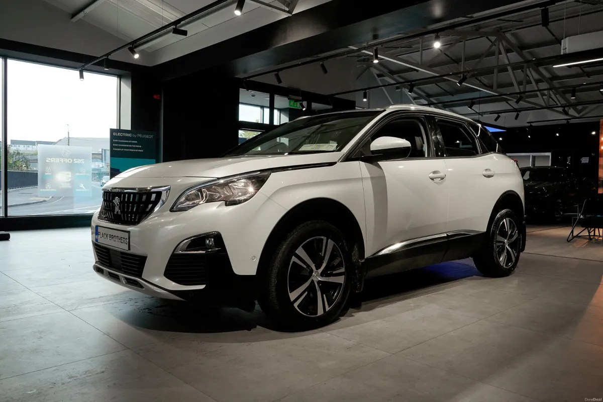 2019 Peugeot 3008 Allure 1.5 BlueHDi 130bhp Manual - Image 3