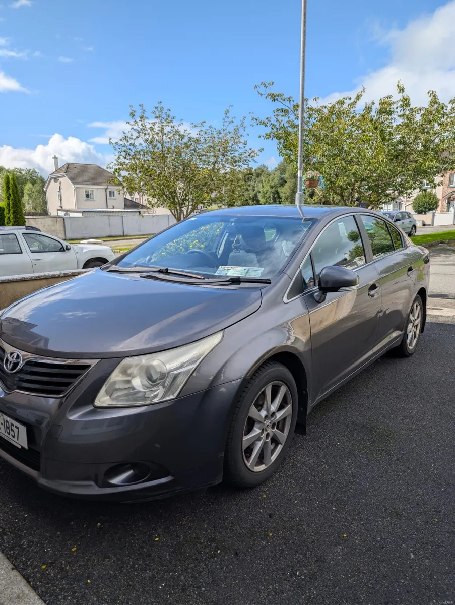 2010 Toyota Avensis - Image 1