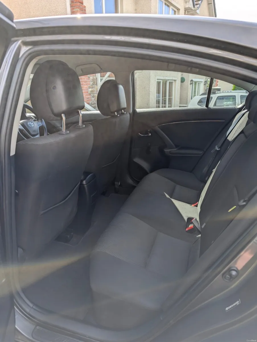 2010 Toyota Avensis - Image 3
