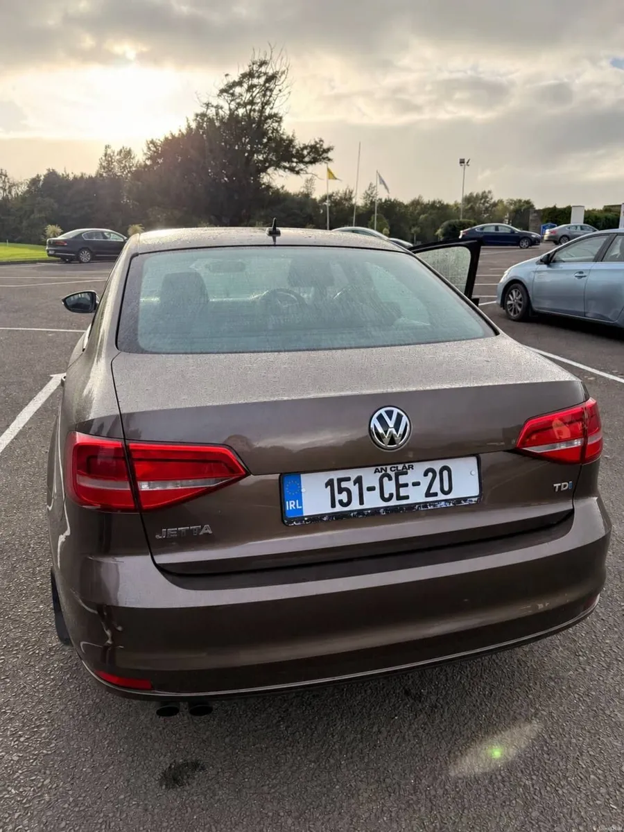 Volkswagen Jetta 2015 - Image 5